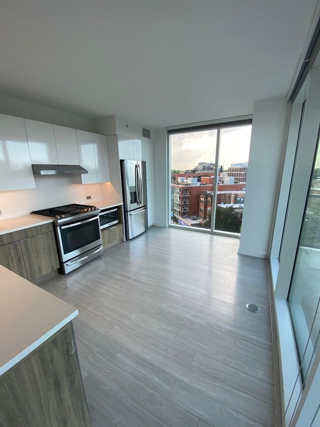 2369 N Lincoln Ave Unit 1113