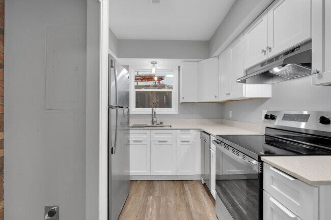 Kitchen 100 Lynn E
