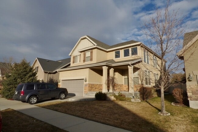 Beautiful 4 Bd 2.5 Bath Home in Sandy - Beautiful 4 Bd 2.5 Bath Home in Sandy