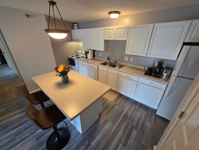 Photo - Main floor 2br condo Available!