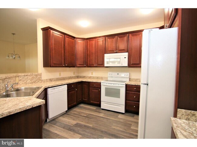 Photo - 1665 Kenton Rd Unit 101