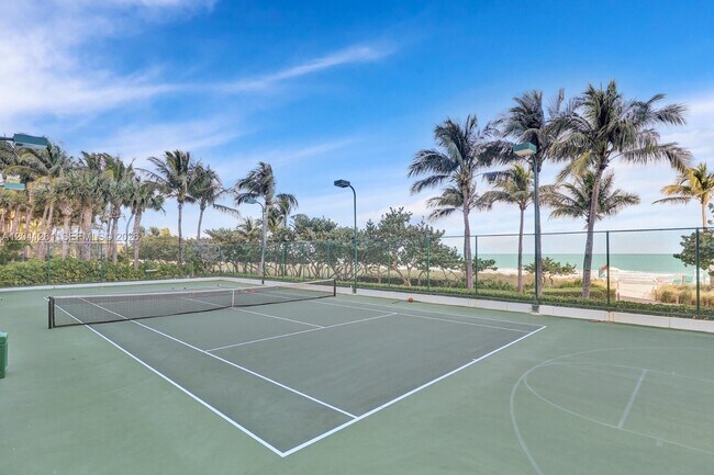9601 Collins Ave Unit 507