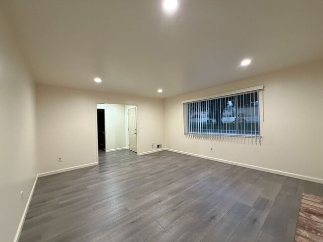 745 Cedar Dr