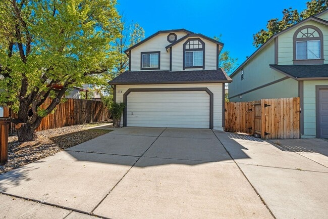 Building Photo - Newly updated 3 bedroom 2 1/2 bath in Sparks
