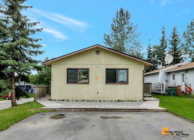 Photo - Charming 3 Bedroom Ranch Style Home in Eas...