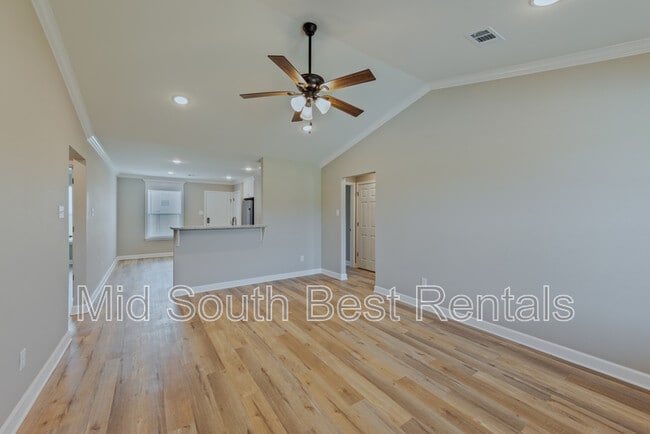 Photo - 829 Pine Tree Rd