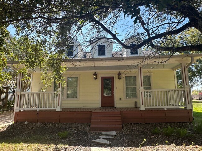 Photo - 4924 Polk St