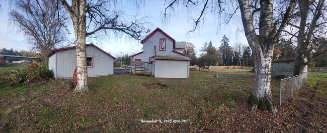 Photo - 1609 NE Waterfront St