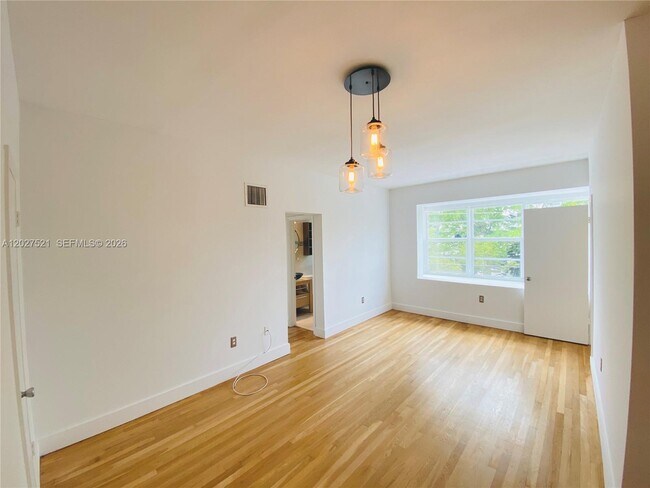 Photo - 6881 Bay Dr Unidad 11