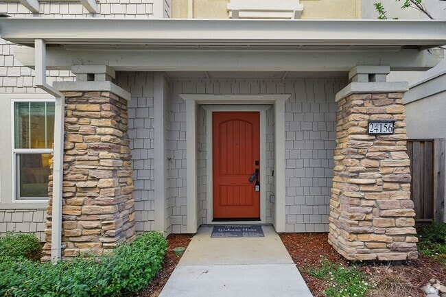 Building Photo - Modern, Bay View, 2 year old, 3 Bedroom, 3... Rental