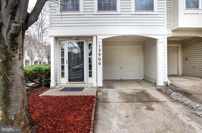 Photo - 13900 Fareham Ln