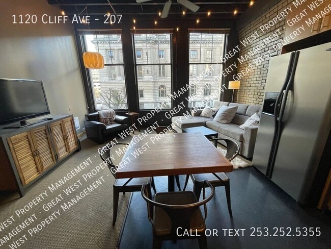 Photo - 1120 E Cliff Ave