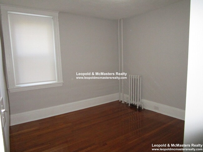 Photo - 136 Chiswick Rd