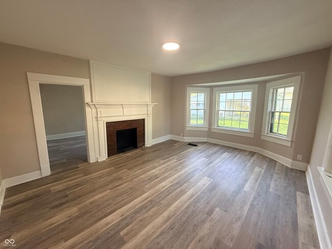 Photo - 320 Lockerbie St