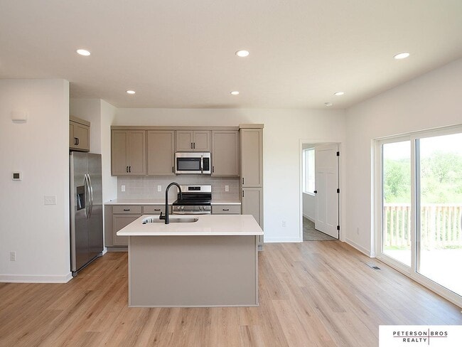 Building Photo - 14802 Bruning St Rental