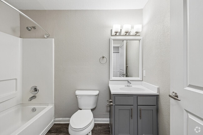 2 habitaciones, 2 baños - 978 pies cuadrados - Segundo baño
