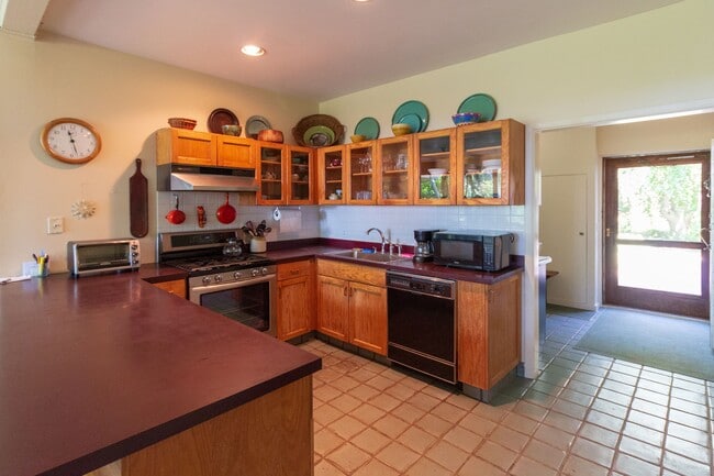 Photo - 465 Blank Ln