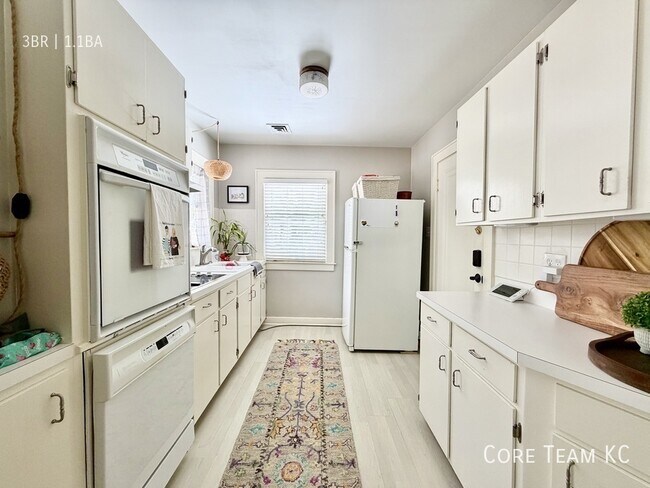 Photo - 4819 Jarboe St Unidad Top Floor