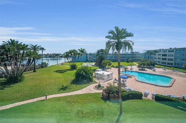 Photo - 300 64th Ave Unit 318