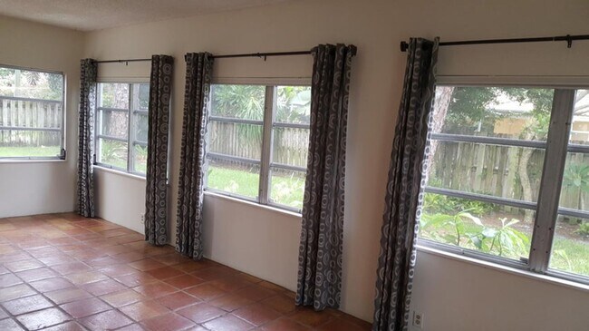 Photo - 1132 SW 3rd St