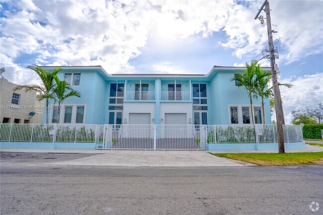 Building Photo - 1805 NW 22nd Ct Rental