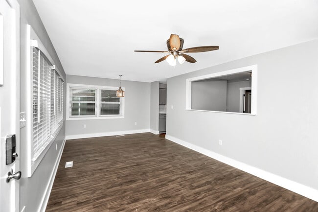 Photo - 3506 Oleander Rd SW