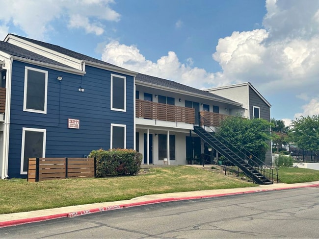 Photo - 3203 W Walnut Hill Ln Unit MW-1015