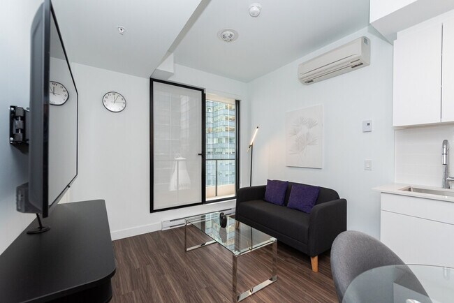 Photo - 665 Rue Versailles Unit ID1261812P