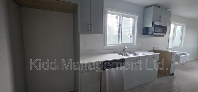 6285-6285 Monterey Rd