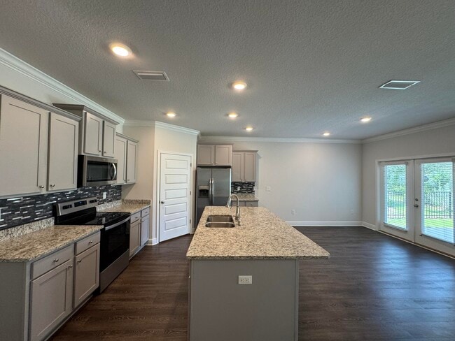 518 Lightning Bug Ln
