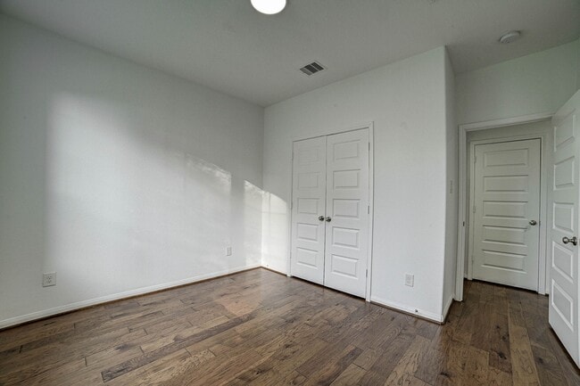 Photo - 5007 Sawmill Terrace Ln