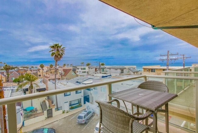 Photo - 725 Redondo Ct