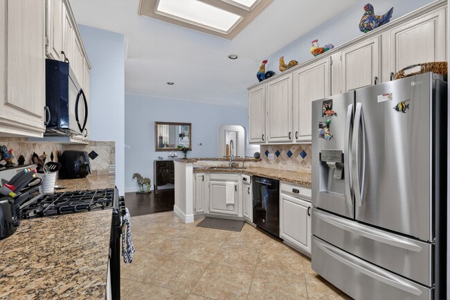 Photo - 502 Ernst Ct