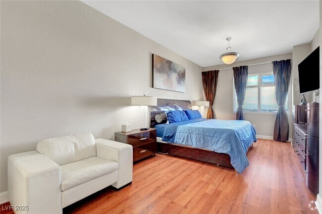 Building Photo - 150 S Las Vegas Blvd Unit 1503 Rental