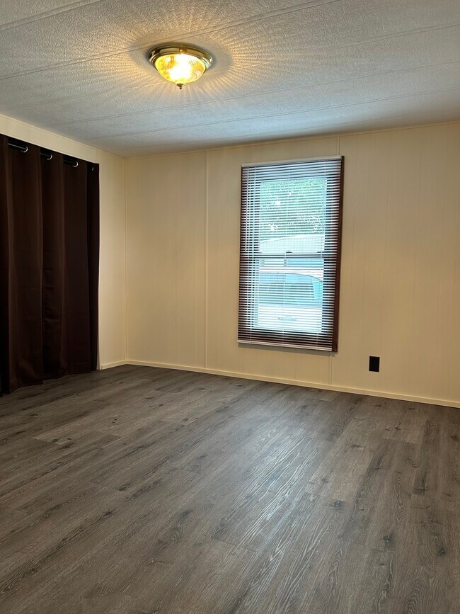 Photo - 9227 Scale Rd