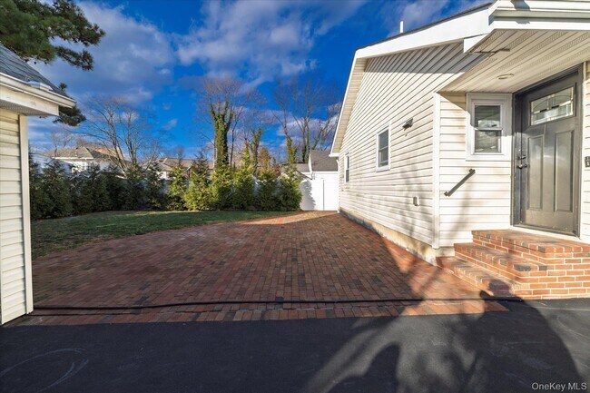 Photo - 2280 Brookside Ave