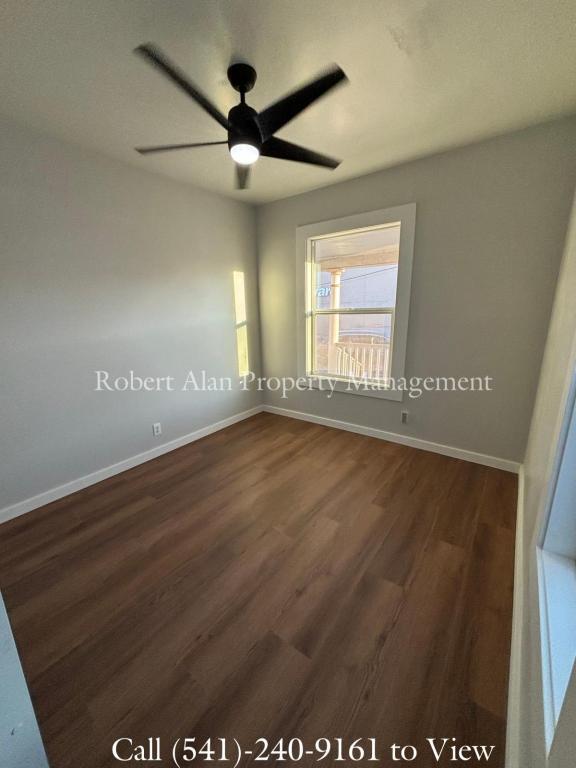 Photo - 119 SW Emigrant, Unit 2