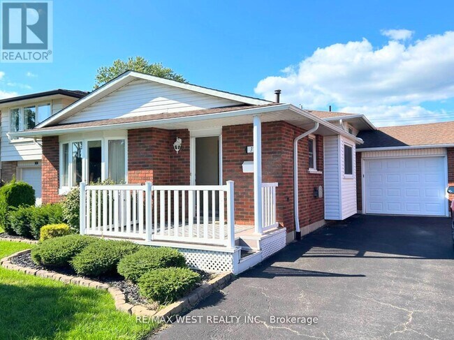 Photo - 37 Michael Dr S