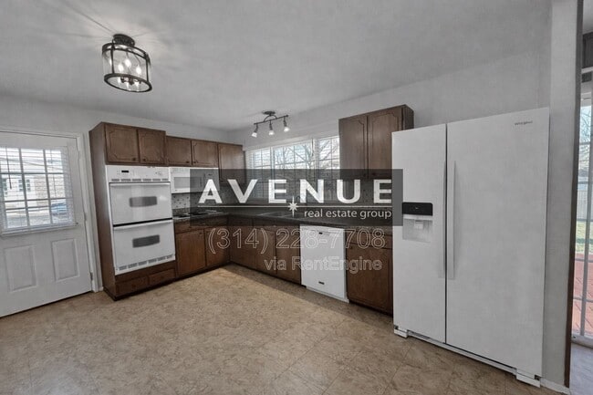 Photo - 412 Claymont Dr