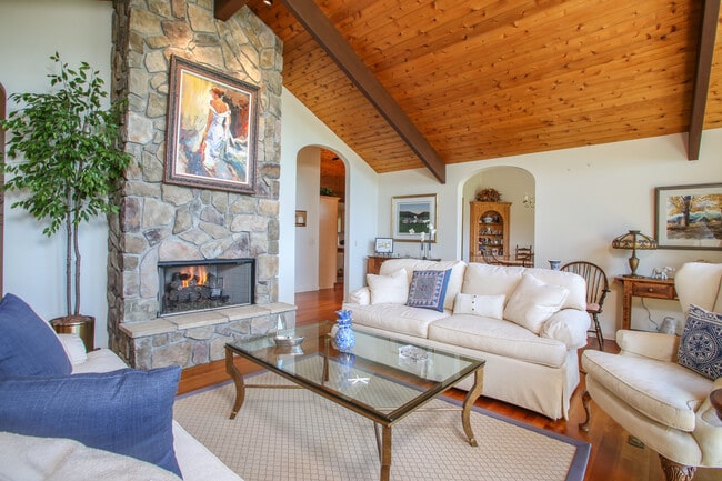 Photo - 37 Kalliste Hill