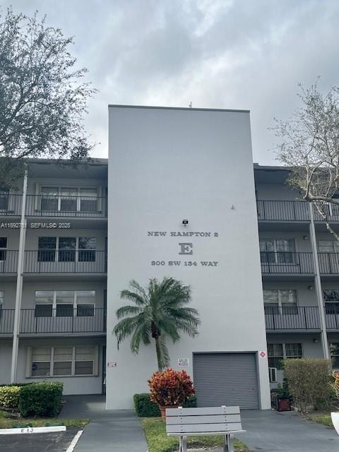 Building Photo - 300 SW 134th Way Unit 102E