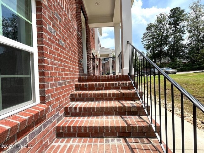 Photo - 60 Brownstone Ln