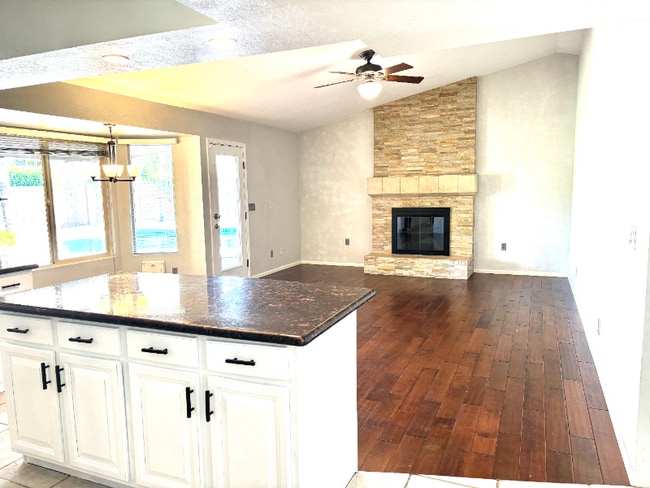 Photo - 15609 N 55th St