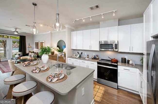 Building Photo - 2600 Milscott Dr Unit 2318