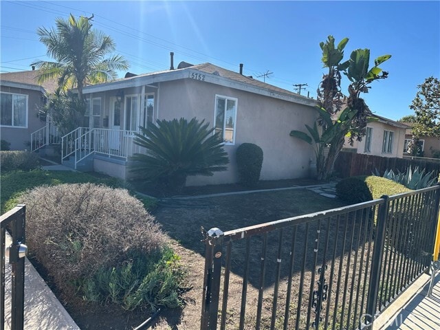 Photo - 5752 Jillson St