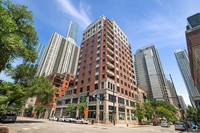 Building Photo - 30 W Erie St Unit 402 Rental