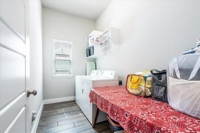 Photo - 217 Cherokee Rose Cir