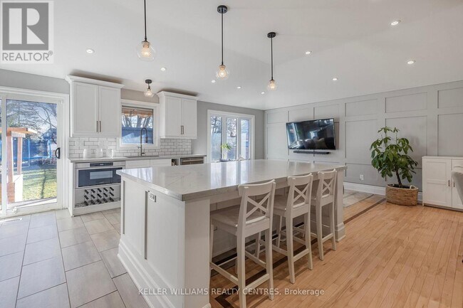 Photo - 49 Jennifer Crescent