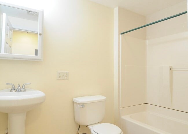 Photo - 195 Maverick St Unit 3