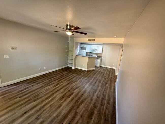 Photo - 5118 S Jones Blvd Unit 202